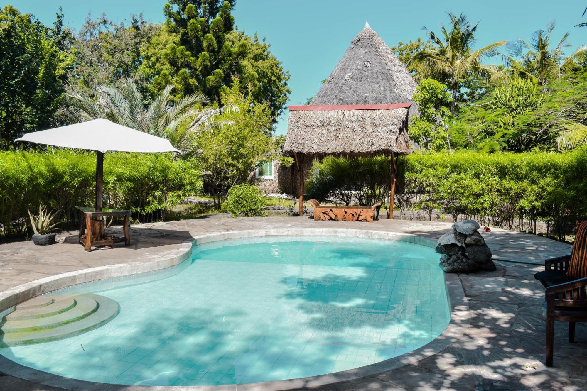 African Hut Tiny Cottage 디아니 해변 외부 사진