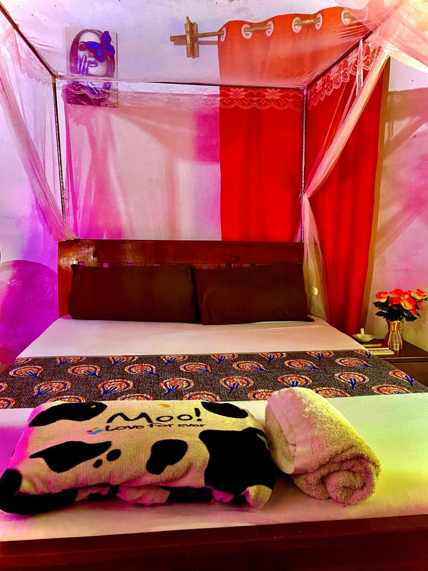 African Hut Tiny Cottage 디아니 해변 외부 사진