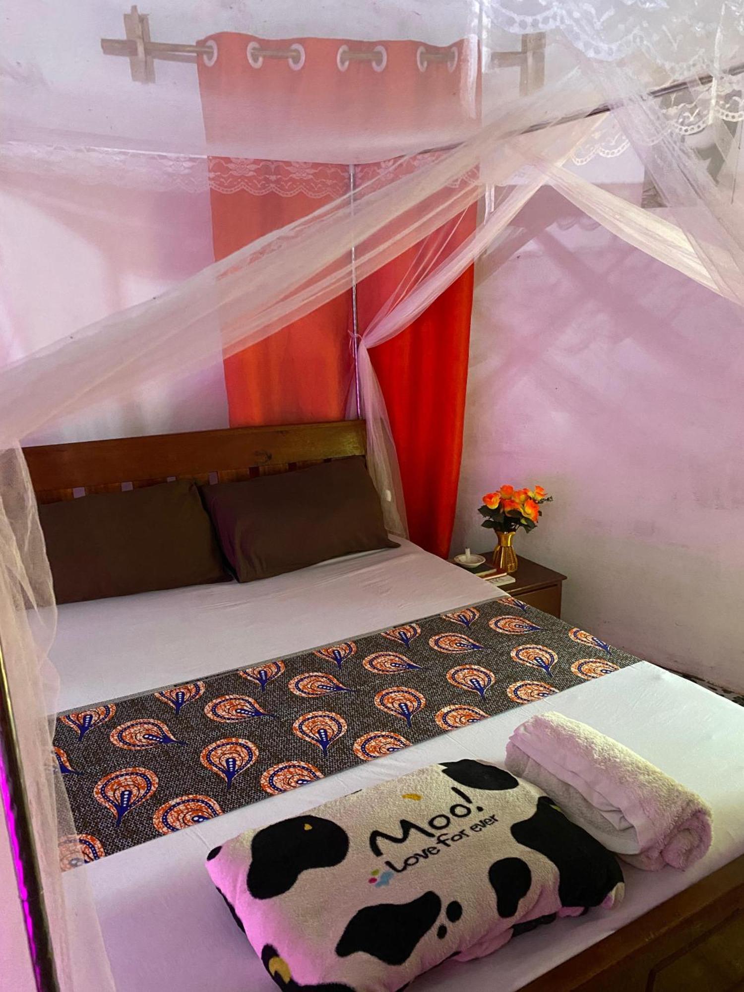 African Hut Tiny Cottage 디아니 해변 외부 사진